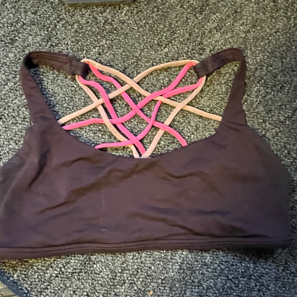 Lululemon free to be bra